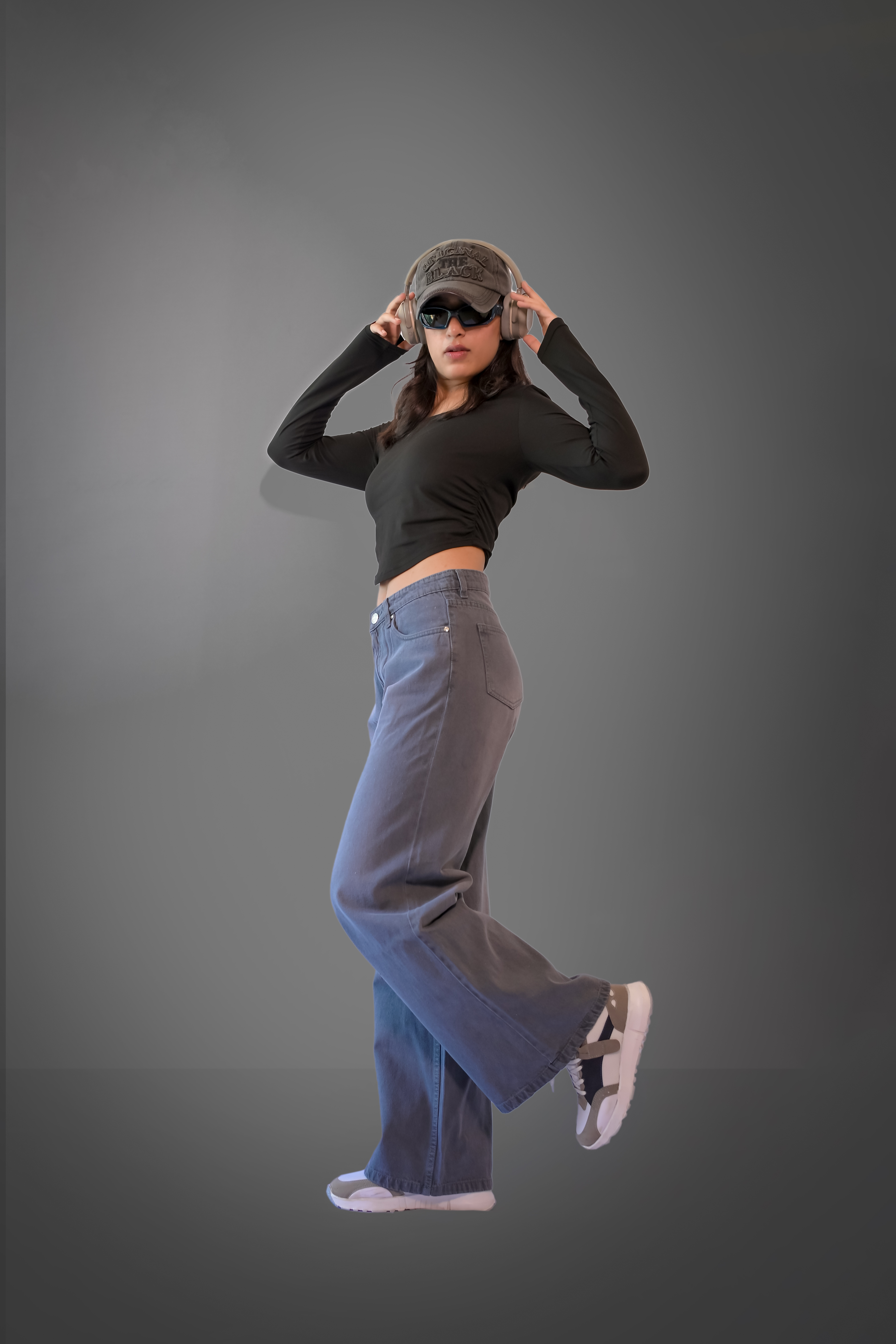 ASH GREY Image 4